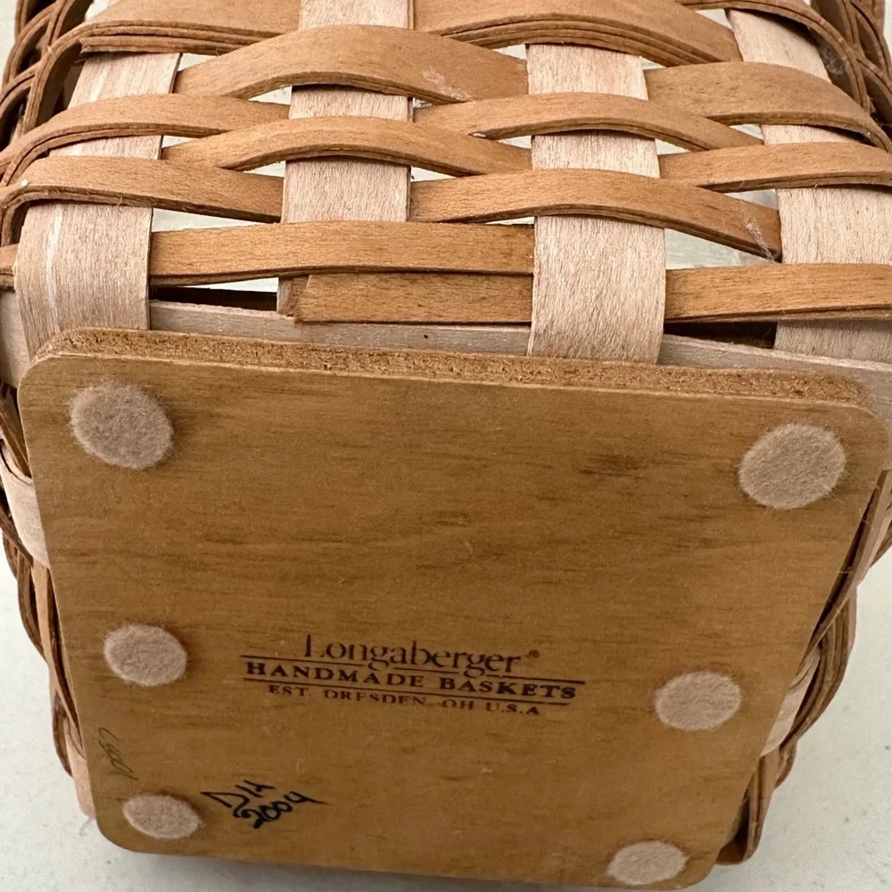 Longaberger Handcrafted Signed Woven Basket 6” x 6” x 4.5” with Liner